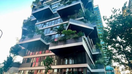Tek Vertikal Forest, Perballe Stadiumit Air Albania, Jepet Me Qira Ambient Ideal Per Zyra Apo Klinika !!!