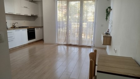 Ne Misto Mame, Jepet Me Qira Garsoniere E Pershtatur Ne Apartament 1+1, Ideal Per Banim!!!
