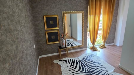 Ne Fillim Te Don Boskos, Prane Zogut Te Zi, Shitet Super Apartament 2+1 I Rikonstruktuar !!!