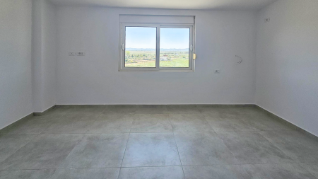 Ne Qerret, Shitet Apartament 2+1, Me Orientim Perfekt !!!