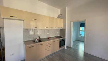 Tek Kompleksi Mangalem, Jepet Me Qira Apartament 1+1 Ne Ndertim Te Ri!!