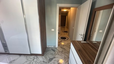 Perballe QSUT, Jepet Me Qira, Super Apartament 2+1, Totalisht I Investuar !!