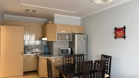 Tek Prokuroria E Tiranes, Jepet Me Qira Apartament 1+1 I Mobiluar !!!