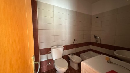Ne Astir, Shitet Apartament 2+1 Me Planimetri Perfekte !!!
