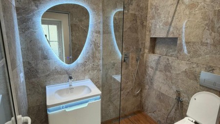 Prane Pazarit Te Ri, Shitet Apartament 1+1, Me Planimetri Te Rregullt!!