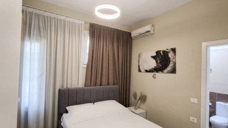 Tek Kopshti Zoologjik, Jepet Me Qira Apartament 2+1+2 Me Pamje Fantastike !