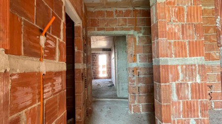 Tek San Paolo Residence, Prane Bulevardit Te Ri, Shitet Apartament 1+1, Me Planimetri Te Rregullt !!!