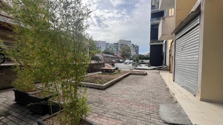 Tek Ish Parku, Shitet Dyqan Me Cmim Okazion!!