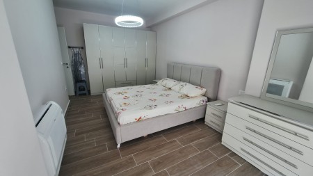 Tek 5-Maji Prane Rrethrrotullimit, Jepet Me Qira Apartament 2+1, Gati Per Banim !!!