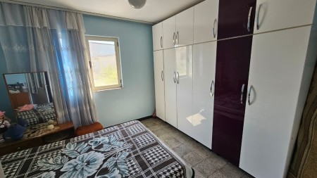 Tek Rruga Bardhyl, Shitet Apartament 2+1, Mundesi Per Investim !!