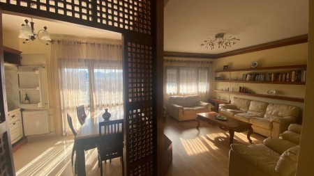 Tek Zogu i Zi, Shitet Apartament 2+1+2 Me Pamje Te Lire!!!