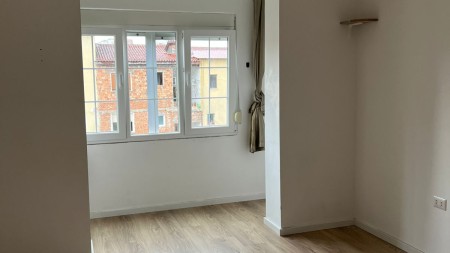 Ne Myslym Shyr, Prane Shkolles Pjeter Budi, Shitet Apartament 1+1 I Investuar Me Orientim Perfekt !!!