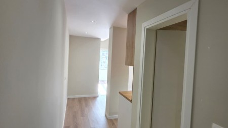 Tek Komuna E Parisit, Shitet Apartament 1+1 Ideal Per Investim !!!