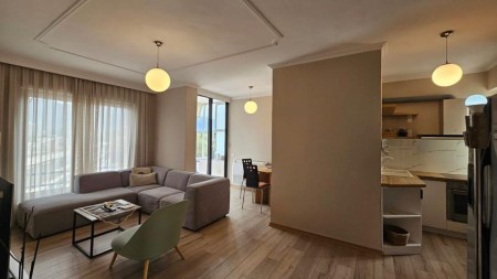 Tek Liqeni I Tiranes, Jepet Me Qira Super Apartament 2+1, Totalisht I Mobiluar !!