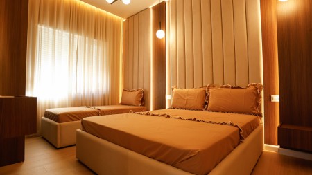 Ne Lungomare, Shitet Super Apartament 2+1, Me Pamje Fantastike Nga Deti !!