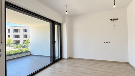 Tek Turquoise Marina, Shitet Apartament 1+1 Me Oborr!!!