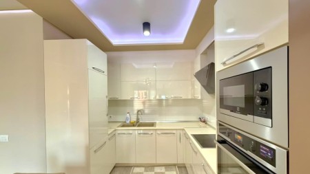 Tek Rruga E Kosovareve, Shitet Super Apartament 2+1+2, Totalisht I Investuar !