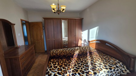 Tek Vasil Shanto, Shitet Super Apartament 2+1, Ideal Per Banim Dhe Per Investim !!!