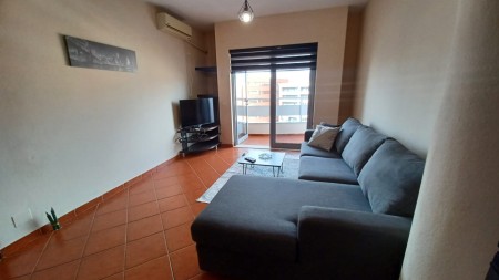 Prane Pallatit Me Shigjeta, Jepet Me Qira Apartament 1+1+Post Parkimi, Gati Per Banim!!!
