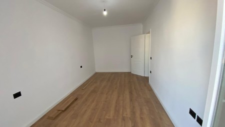 Ne Vasil Shanto, Shitet Apartament 1+1 Me Planimetri Perfekte!!