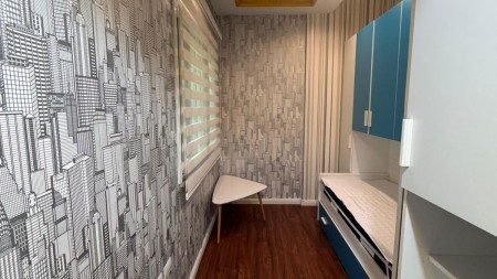 Tek Liqeni I Thate, Shitet Apartament 2+1 Ideal Per Banim!!!