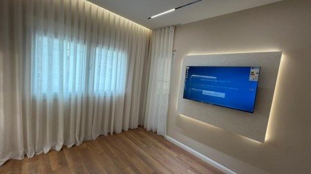 Prane Pazarit Te Ri, Shitet Apartament 1+1, Me Planimetri Te Rregullt!!