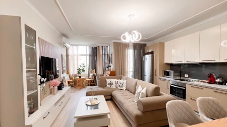 Perballe Ish Ekspozites, Jepet Me Qira, Super Apartament 3+1+2 Totalisht I Investuar, Gati Per Banim!!!