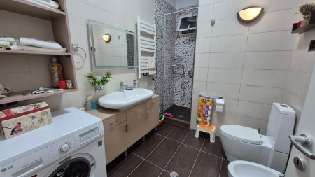 Ne Zonen Me Te Mire Te Freskut, Shitet Super Prone E Ndare Ne Apartament 2+1 Dhe 1+1 !!!!