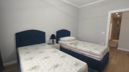 Prane Ring Center, Jepet Me Qira, Apartament 2+1, Totalisht I Investuar!!