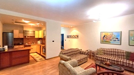 Ne Rrugen Fortuzi, Shitet Apartament 2+1 Me Siperfaqe Te Bollshme Dhe Orientim Perfekt !!!