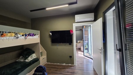 Shitet Penthouse Tek Tregu Elektrik 2+1 Me Pamje Spektakolare!!!