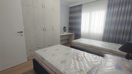 Prane Ring Center, Jepet Me Qira, Apartament 2+1, Totalisht I Investuar!!
