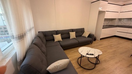 Tek Univers City, Jepet Me Qira Apartament 2+1+Post Parkimi!!