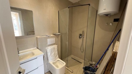 Tek Mozaiku I Tiranes, Shitet Apartament 1+1 Me Planimetri Te Rregullt!!
