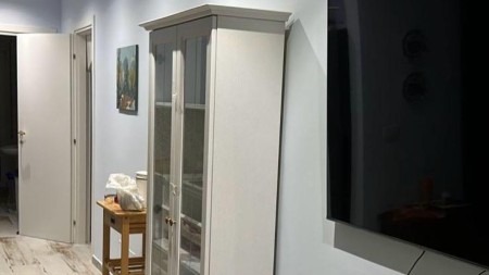 Ne Kompleksin “San Pietro“ Ne Gjirin E Lalezit, Shitet Apartament 1+1, I Pershtatur Ne 2+1 Me Oborr !!!