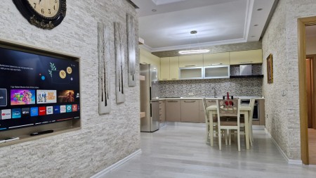 Ne Porcelan Shitet Apartament 3+1+2 Me Hapsira Te Bollshme!!