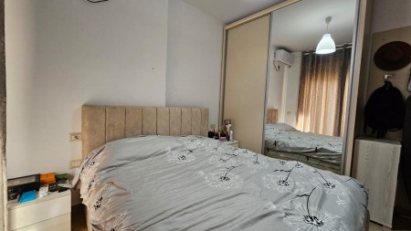 Tek Liqeni i Thate, Tek Rruga Peti, Jepet Me Qira Apartament 1+1, Super i Investuar !!!