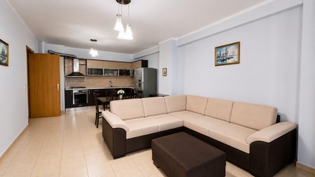 Ne Astir, Shitet Apartament 2+1, Me Hapesira Te Bollshme !!!