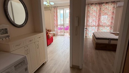 Prane Medresese, Jepet Me Qira Apartament 1+1, Totalisht I Investuar !!