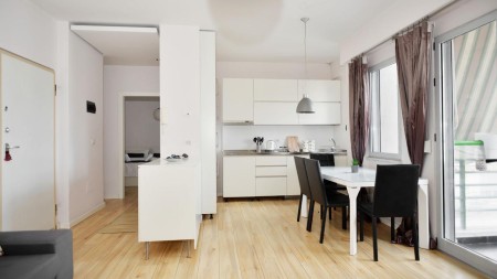 Tek Rruga e Dibres, Tek Kompleksi Halili, Jepet Me Qira Super Apartament 1+1, I Investuar Gati Per Banim!