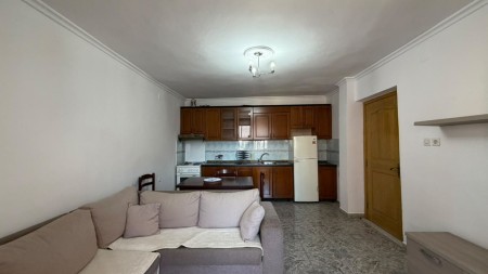 Shume Afer Unazes Se Vogel, Shitet Apartament 1+1, Me Lokacion Perfekt Per Banim Dhe Per Investim !!