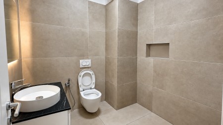 Prane Shkolles Se Baletit, Shitet Apartament 2+1, I Investuar Totalisht!!!