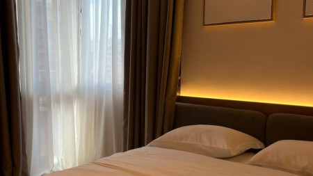 Tek "Gjimnazi Partizani", Shiten 3 Apartamente, Mundesi Ideale Investimi !!