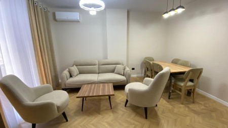 Tek Tregu Elektrik, Shitet Super Apartament 2+1 Totalisht I Investuar!!!