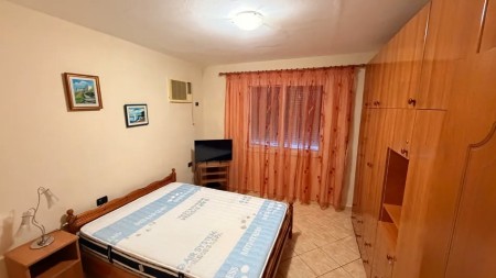 Ne Porcelan Mbrapa UET, Jepet Me Qira, Apartament 2+1 Gati Per Banim !!!