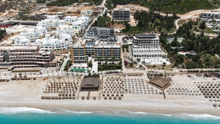 Ne Dhermi, Tek "Morina City - Resdences", Shitet Apartament 2+1, ne Faze te Avancuar!