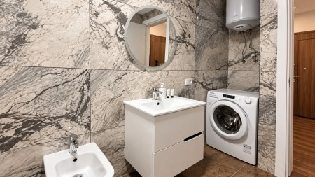 Tek Komuna E Parisit, Shitet Super Apartament 1+1, Mundesi Ideale Investimi !!