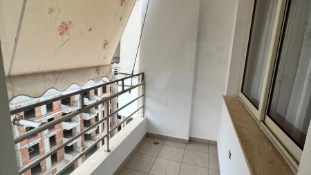 Ne Astir, Shitet Apartament 1+1, I Mobiluar!!!