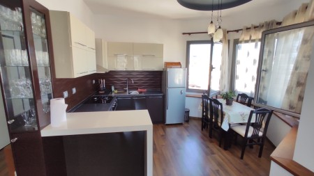 Tek ATSH, Jepet Me Qira Apartament 2+1, Me Pamje Fantastike !!