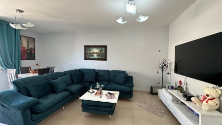 Ne Golem, Shitet Apartament 1+1 Me Orientim Perfekt!!!